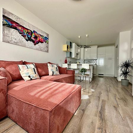 City Break Apartment - Private Garage, Ac, Balcony Boedapest Buitenkant foto