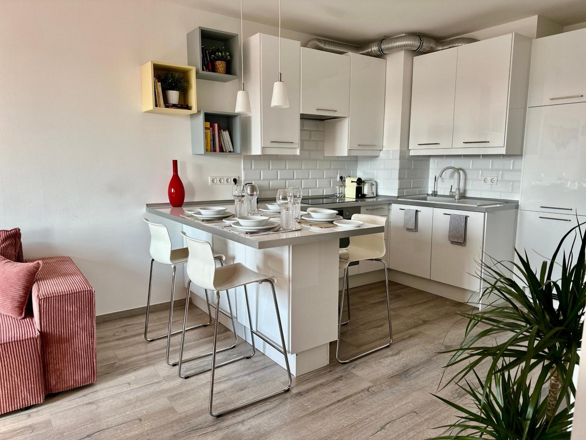 City Break Apartment - Private Garage, Ac, Balcony Boedapest Buitenkant foto
