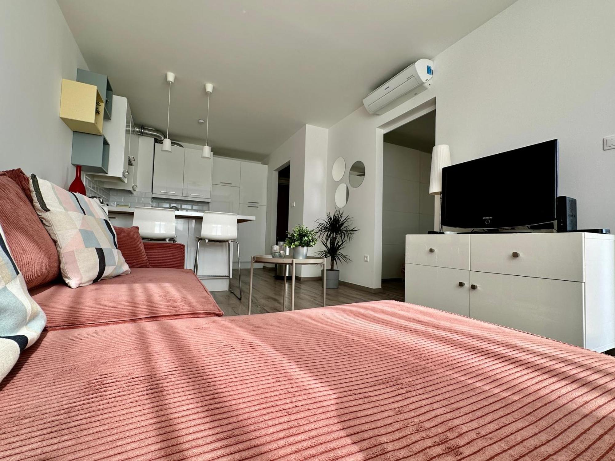 City Break Apartment - Private Garage, Ac, Balcony Boedapest Buitenkant foto